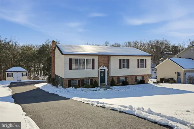 $349,900 | 202 Masters Drive, Cross Junction, VA 22625