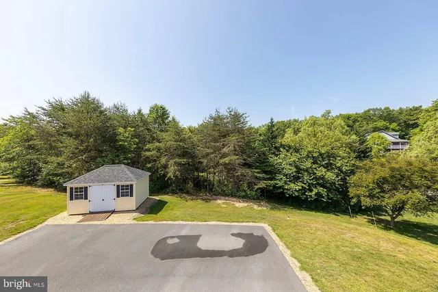 $349,900 | 202 Masters Drive, Cross Junction, VA 22625