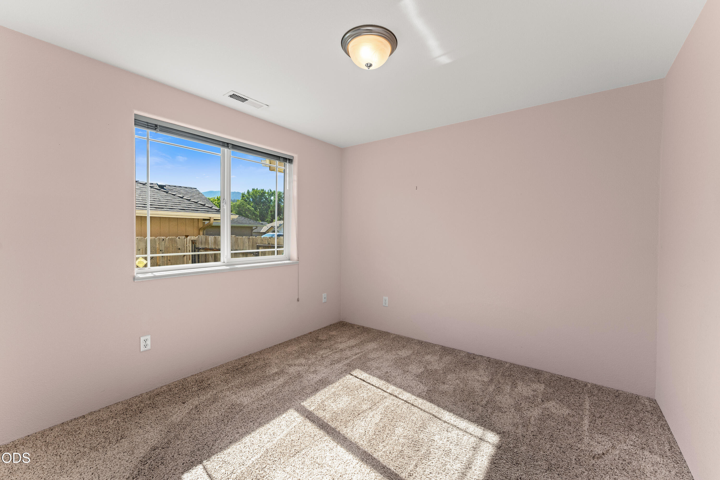 2690 Trinity Way Grants Pass, OR 97527 - Photo 21 of 30