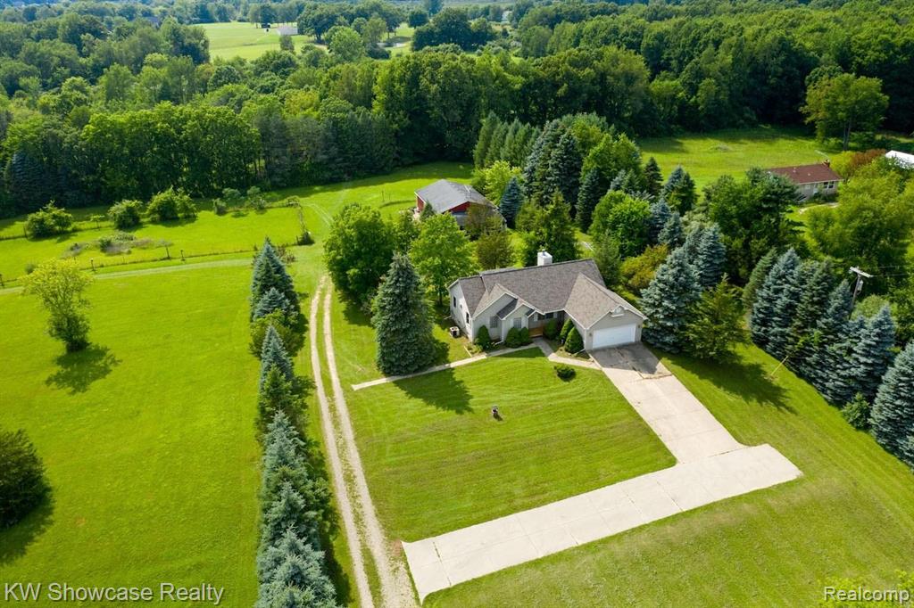 6720 Cedar Lake Road Pinckney, MI 48169 - Photo 2 of 50