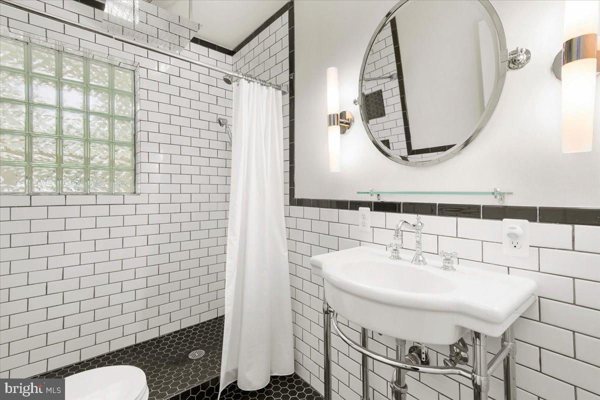 10151 Sutherland Road Silver Spring, MD 20901 - Photo 14 of 46