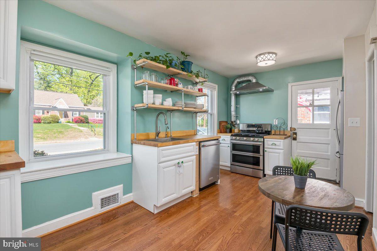 10151 Sutherland Road Silver Spring, MD 20901 - Photo 7 of 46