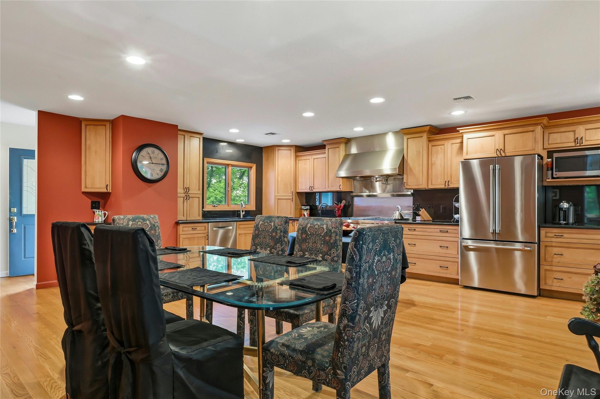25 Edcris Lane Huntington, NY 11743 - Photo 14 of 40 Kitchen 7
