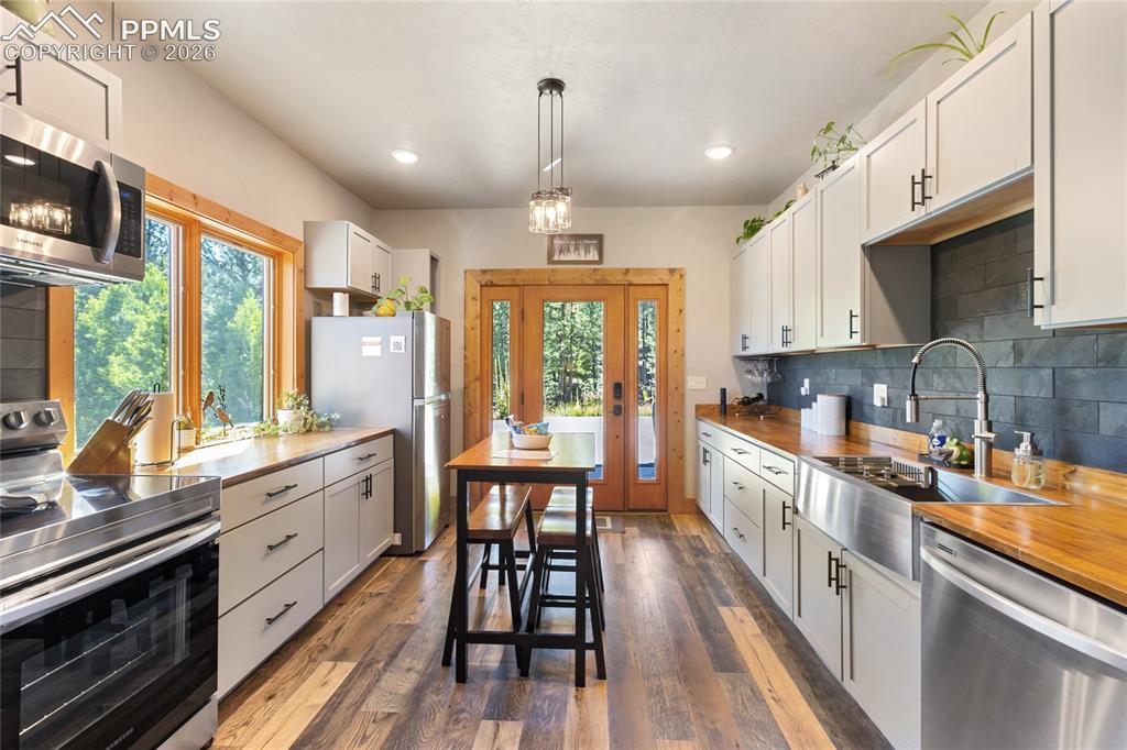 80 Feldspar Road Florissant, CO 80816 - Photo 20 of 31 I know you wanted to see the lower level apartment...come in!