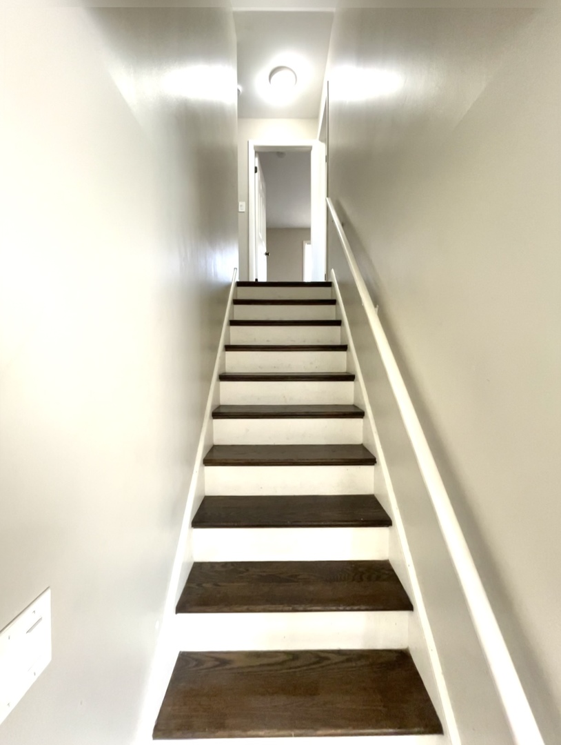 1308 191st Street Homewood, IL 60430 - Photo 6 of 15 a view of entryway