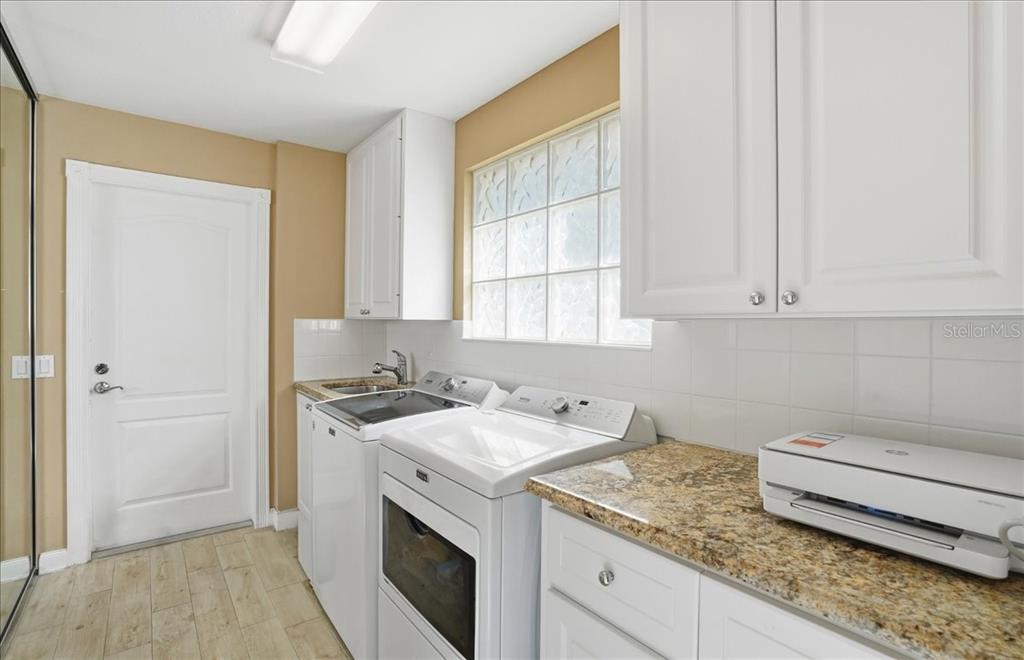 5546 Modena Place Sarasota, FL 34238 - Photo 7 of 67