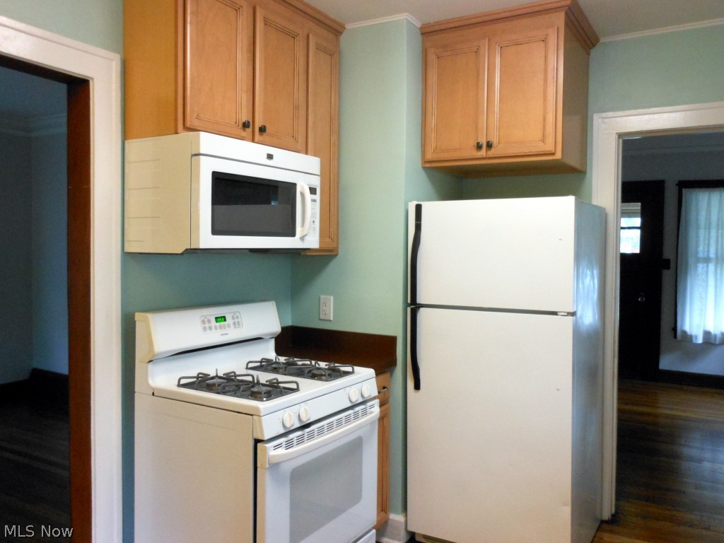 864 Roanoke Road Cleveland Heights, OH 44121 - Photo 8 of 25