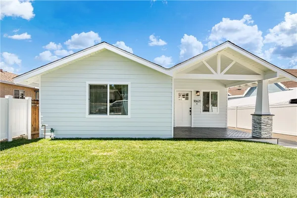$870,000 | 10621 Helendale Avenue, Tujunga, CA 91042
