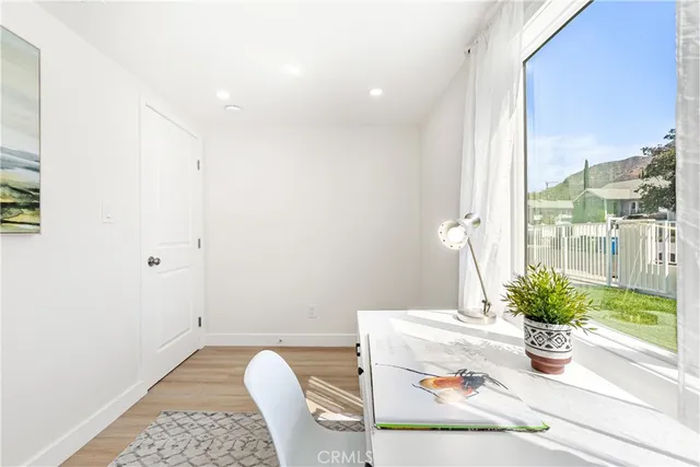 $899,000 | 10621 Helendale Avenue, Tujunga, CA 91042