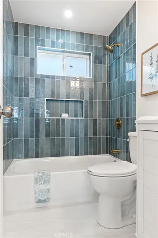 $899,000 | 10621 Helendale Avenue, Tujunga, CA 91042