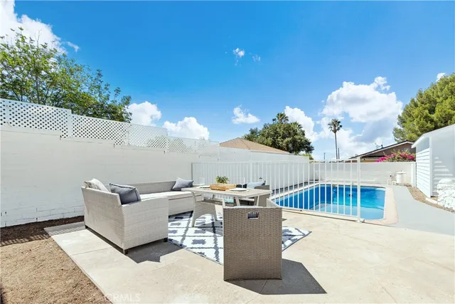 $899,000 | 10621 Helendale Avenue, Tujunga, CA 91042