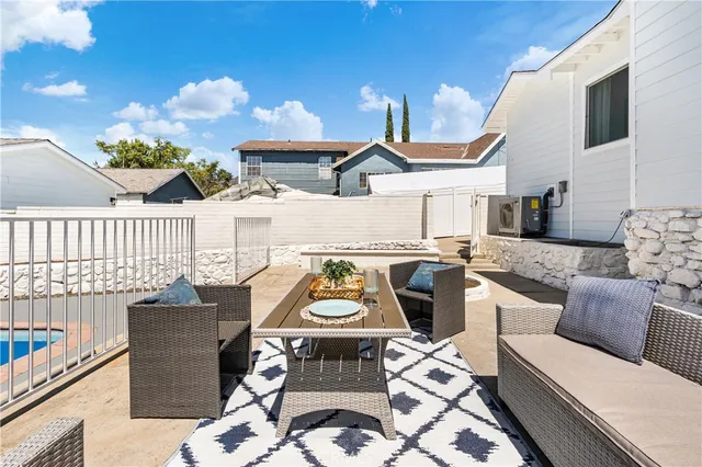 $899,000 | 10621 Helendale Avenue, Tujunga, CA 91042