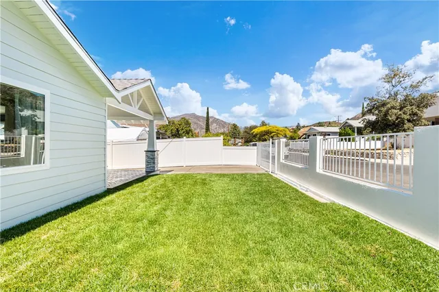 $899,000 | 10621 Helendale Avenue, Tujunga, CA 91042