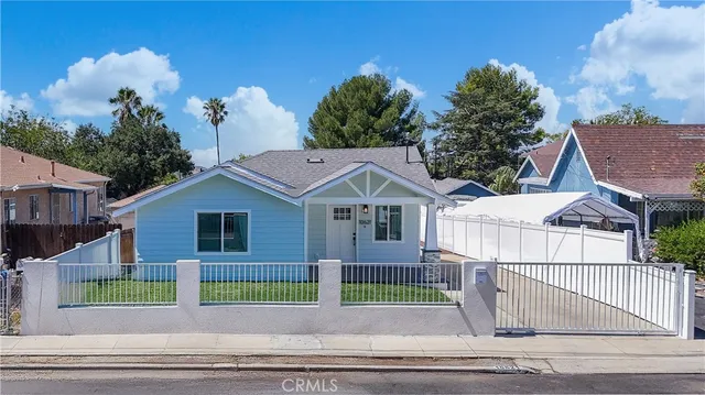 $899,000 | 10621 Helendale Avenue, Tujunga, CA 91042
