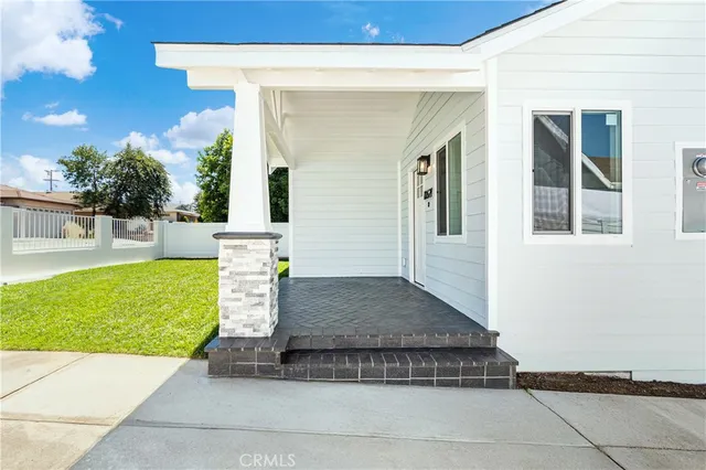 $899,000 | 10621 Helendale Avenue, Tujunga, CA 91042