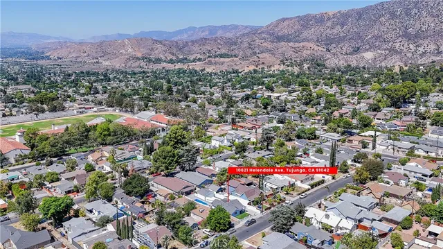 $899,000 | 10621 Helendale Avenue, Tujunga, CA 91042