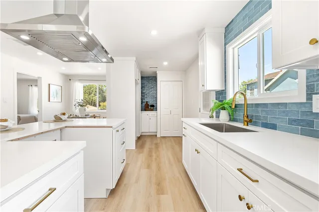 $899,000 | 10621 Helendale Avenue, Tujunga, CA 91042