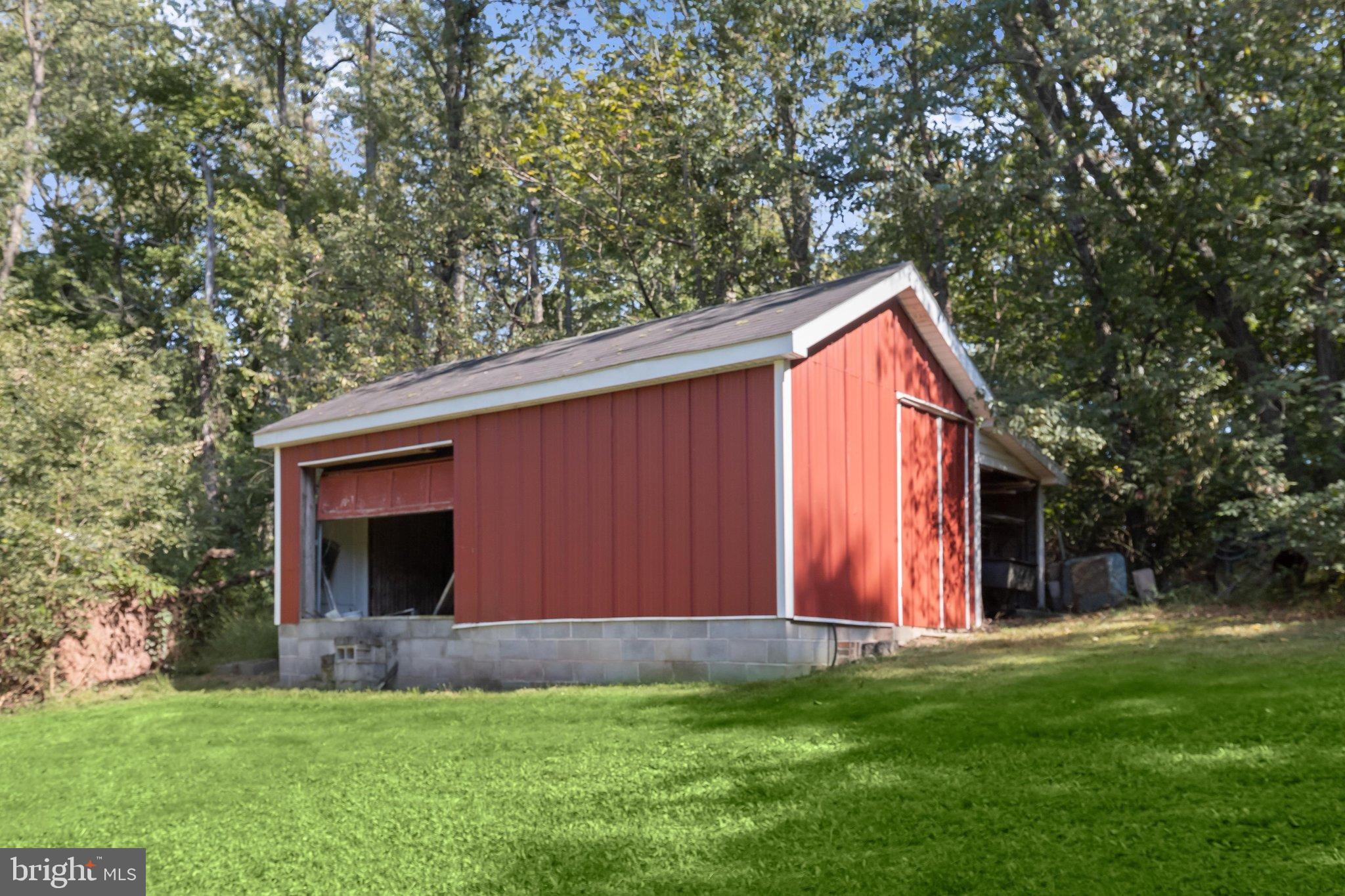 2119 Mayberry Road Westminster, MD 21158 - Photo 30 of 34 Storage shed