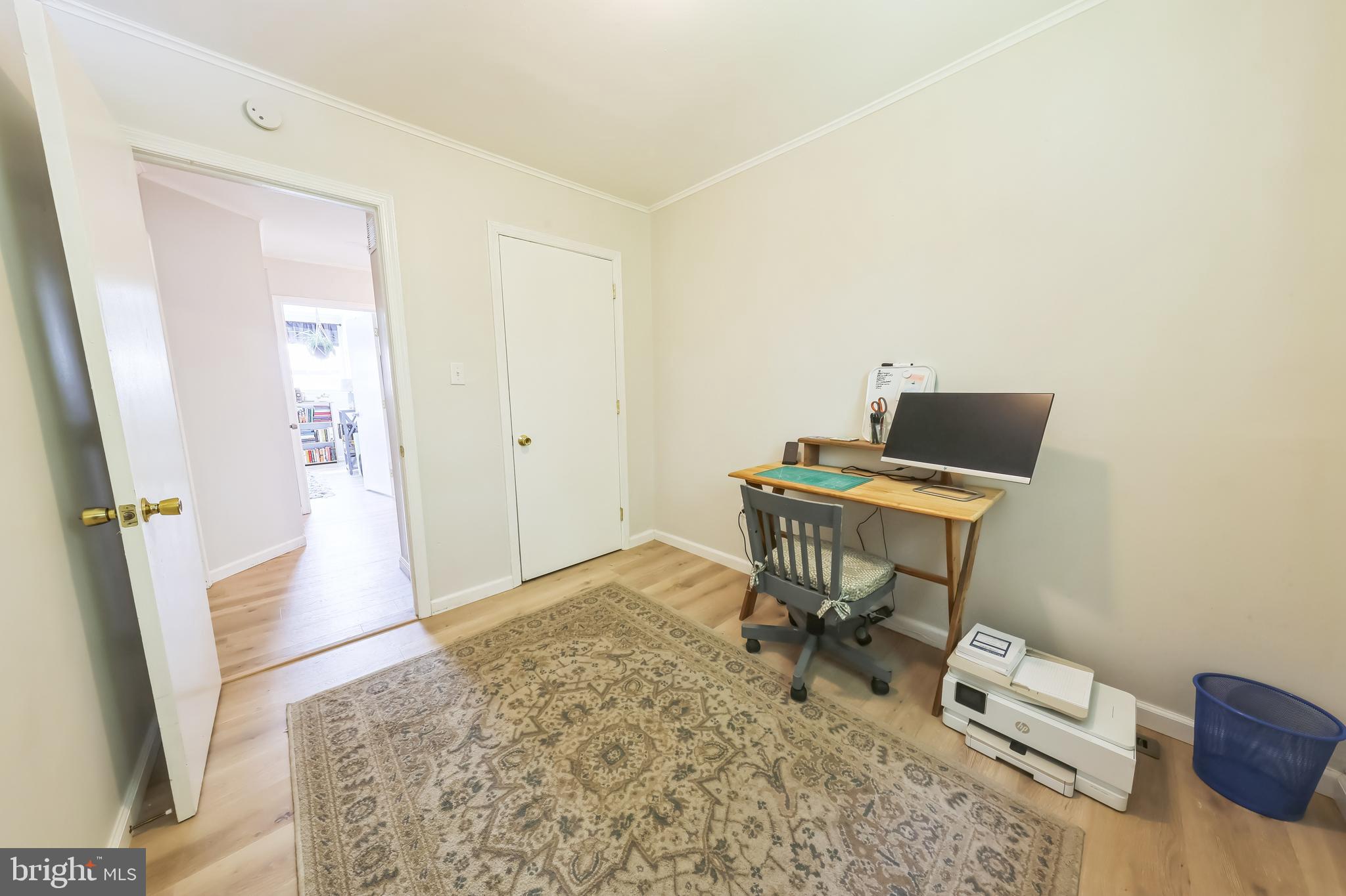 852 Hasting Court Newark, DE 19702 - Photo 19 of 29 a workspace with furniture and wooden floor