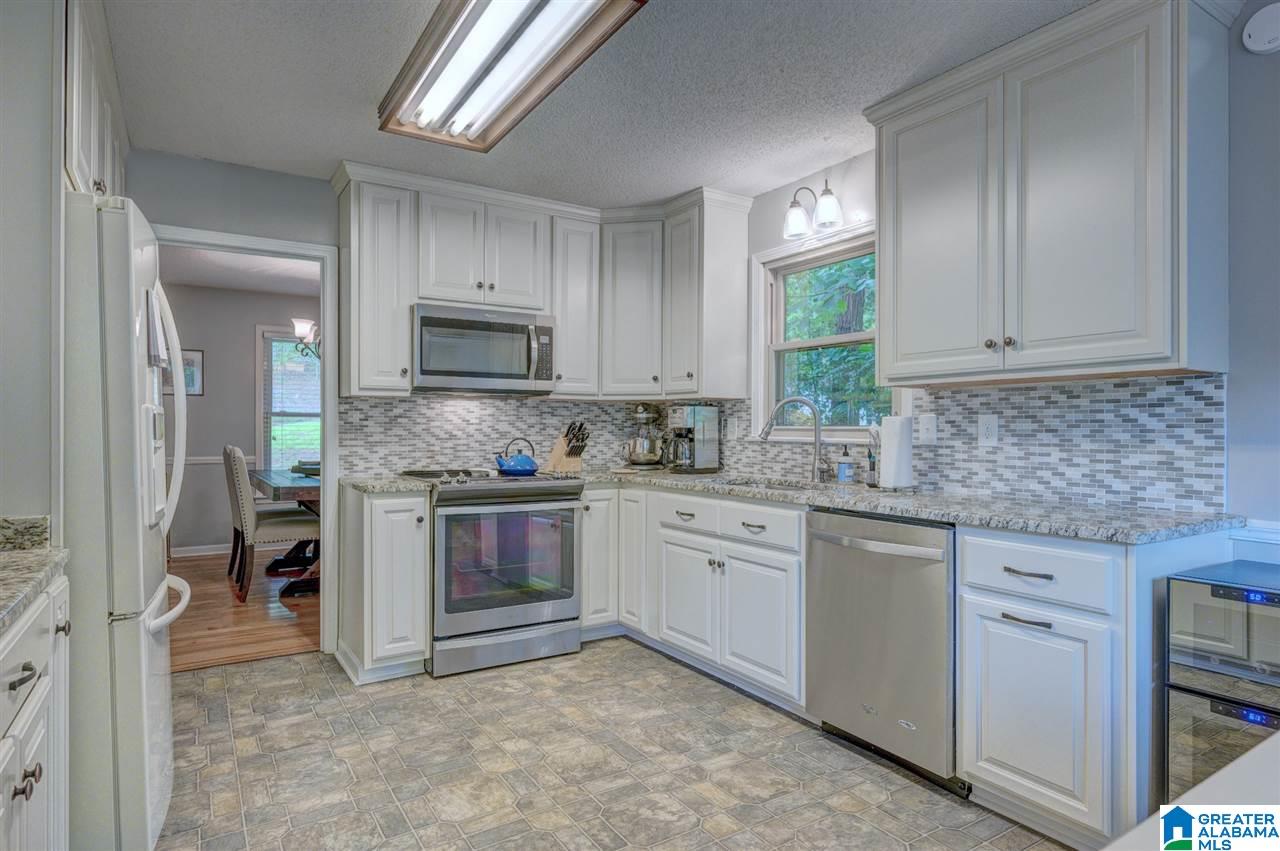 811 Round Hill Road Pelham, AL 35124 - Photo 14 of 33
