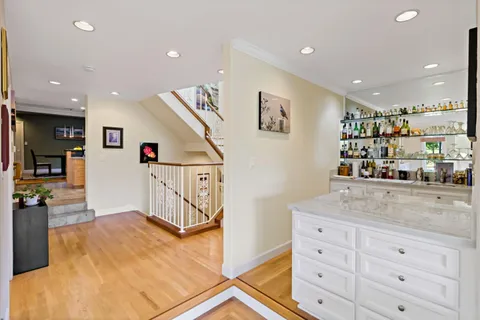 $2,890,000 | 616 Lakeview Way, Redwood City, CA 94062
