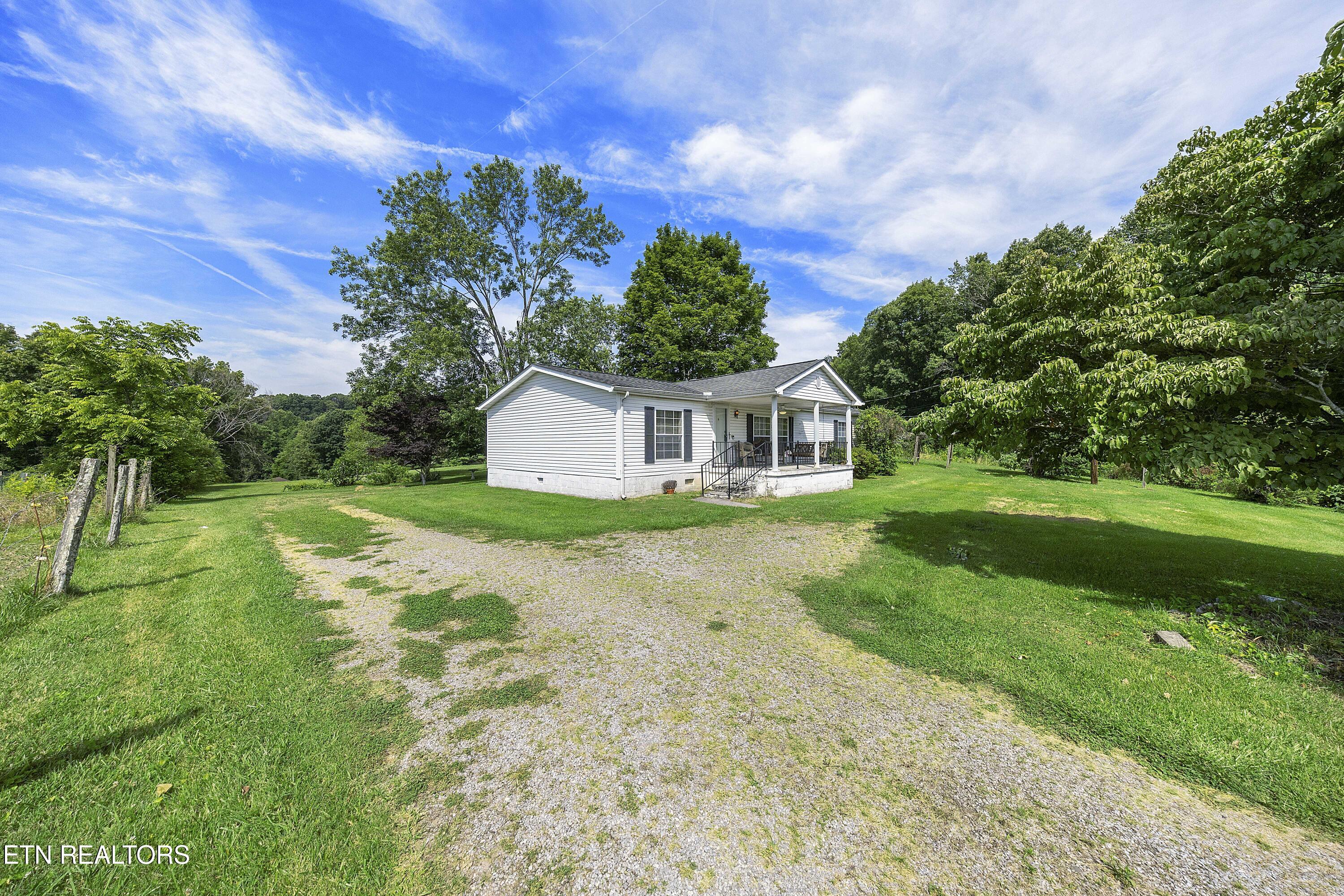 8125 Brickyard Road Powell, TN 37849 - Photo 6 of 34 L40A6176