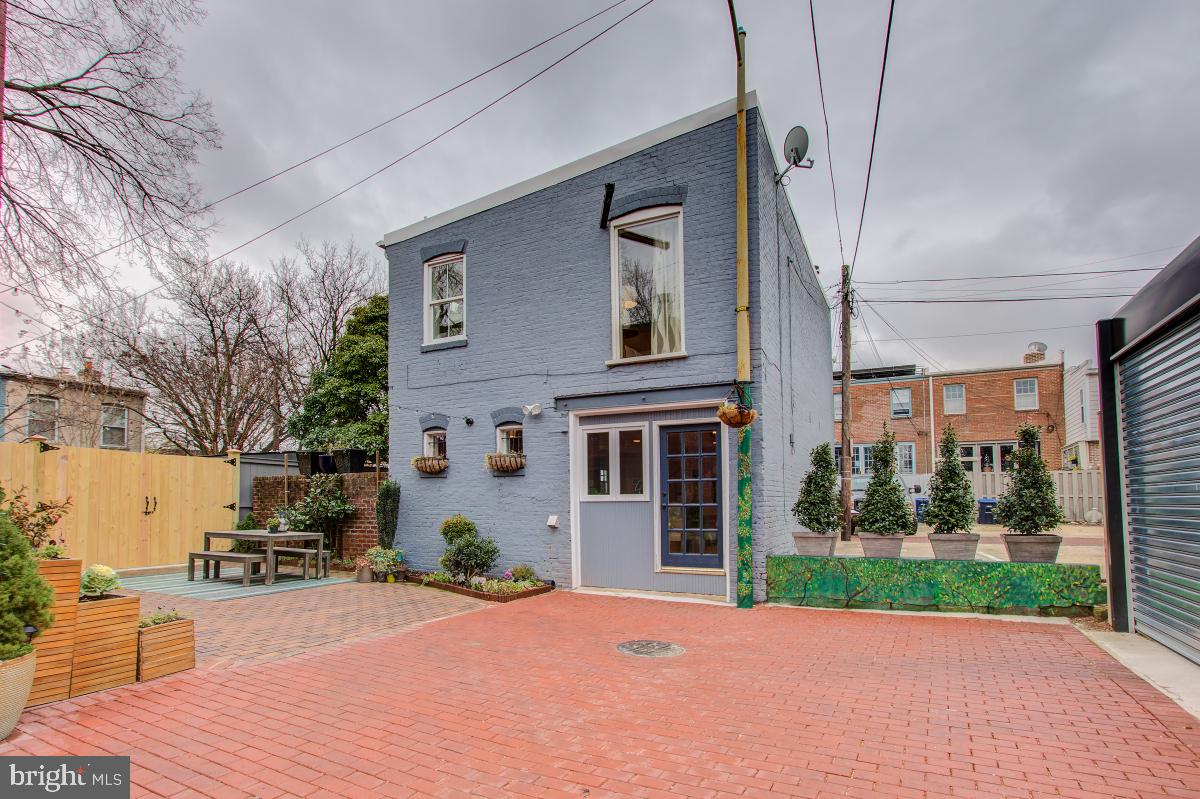 1 Windy Court Washington, DC 20003 - Photo 1 of 28