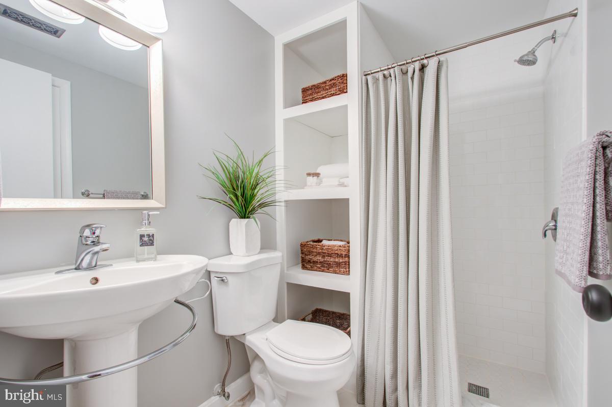 1 Windy Court Washington, DC 20003 - Photo 21 of 28