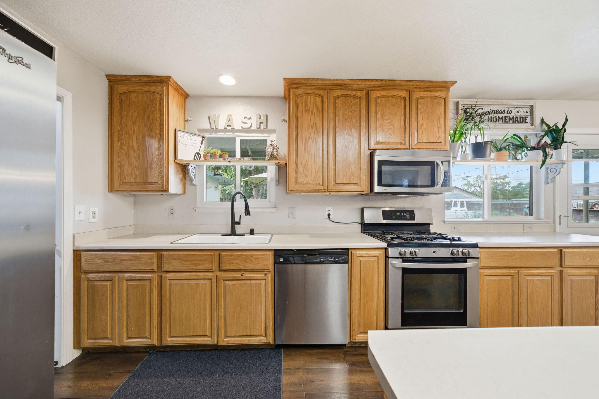 830 Middle Street Redding, CA 96003 - Photo 11 of 45 11-web-or-mls-IMG-11