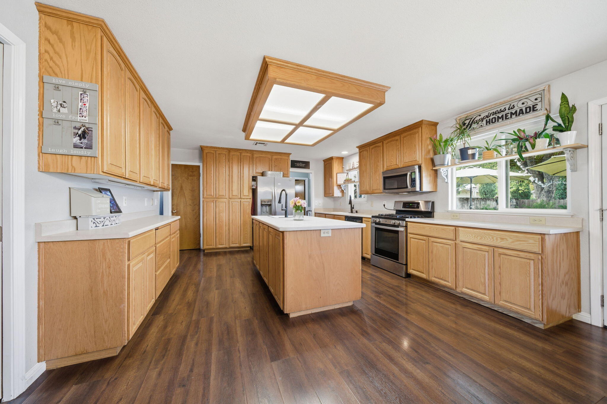 830 Middle Street Redding, CA 96003 - Photo 8 of 45 8-web-or-mls-IMG-08