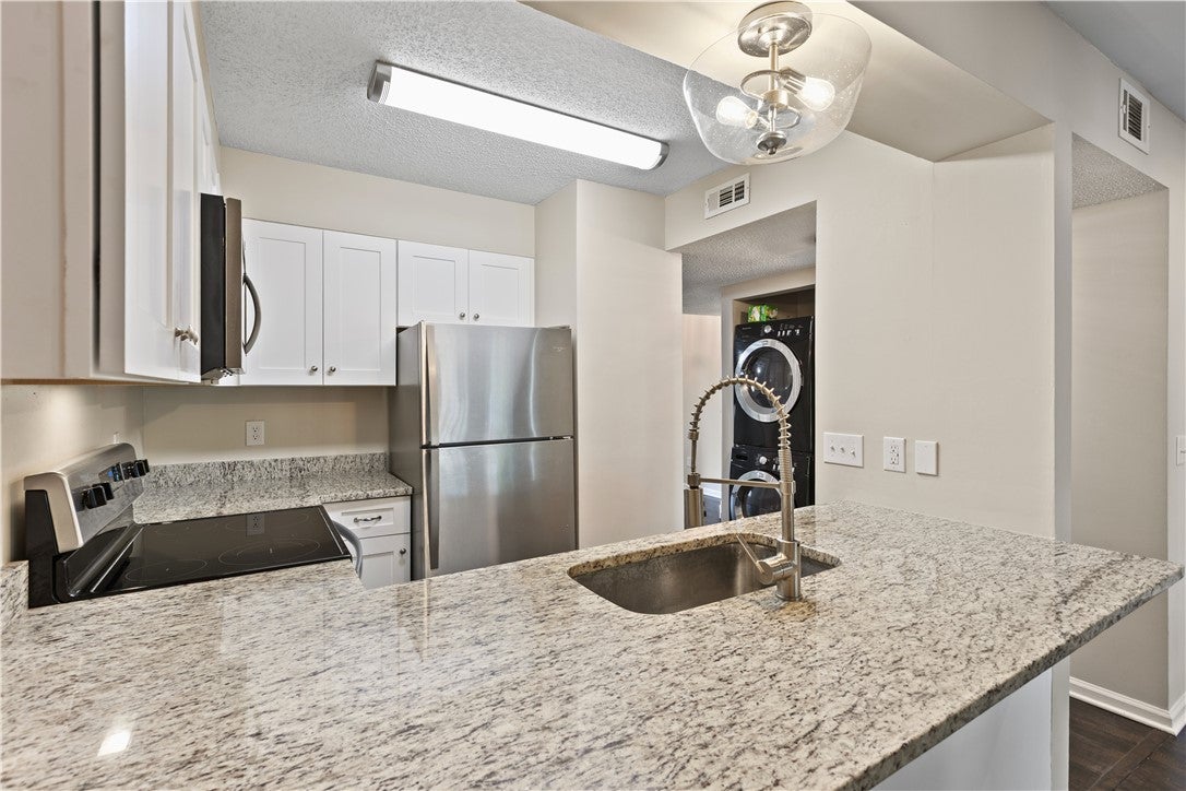 429 Moores Mill Road, Unit 12 Auburn, AL 36830 - Photo 6 of 17 Gallery Image 6