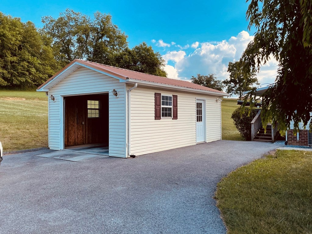 2158 Cedar Springs Road Rural Retreat, VA 24368 - Photo 6 of 55 Gallery Image 6