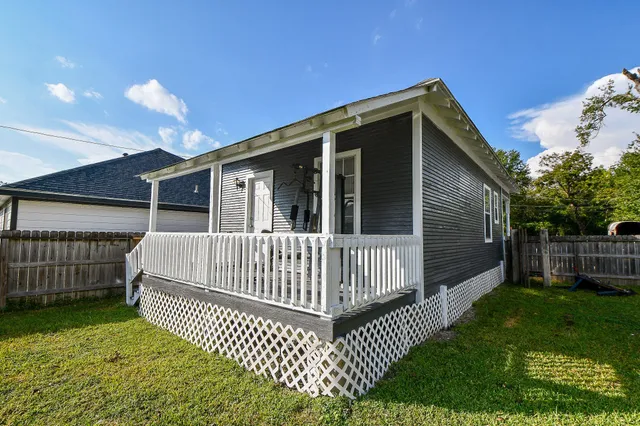 $1,295 | 1117 A Fred Street, Houston, TX 77088