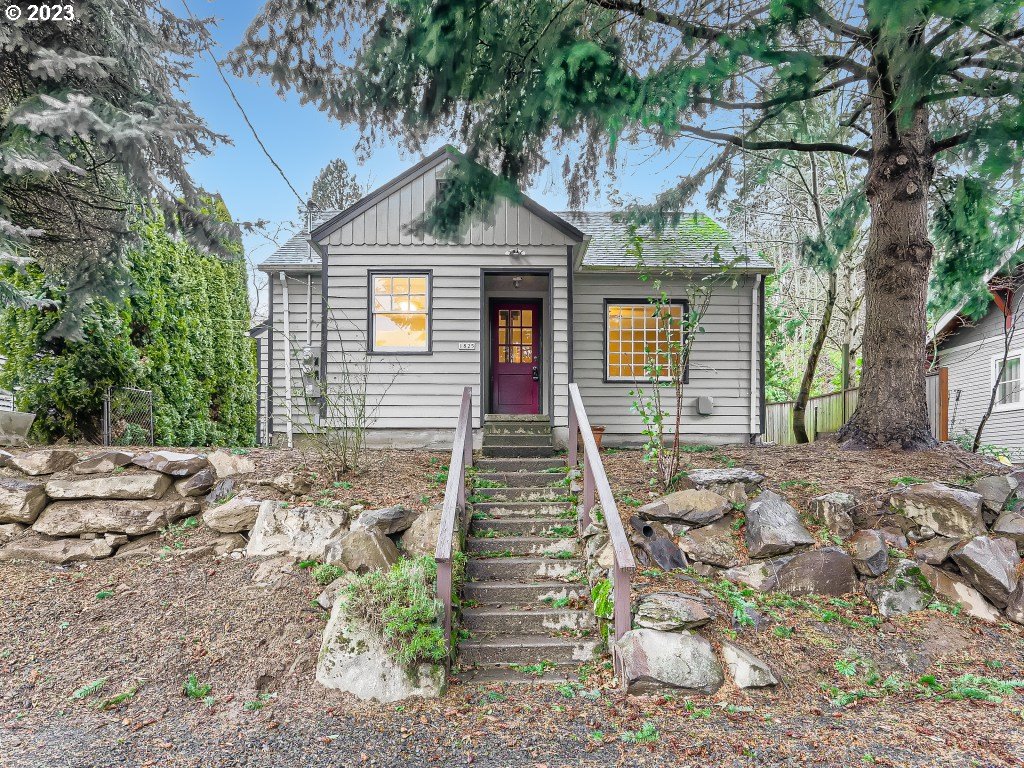 1825 Southwest Evans Street Portland, OR 97219 - Photo 1 of 28 Gallery Image 1