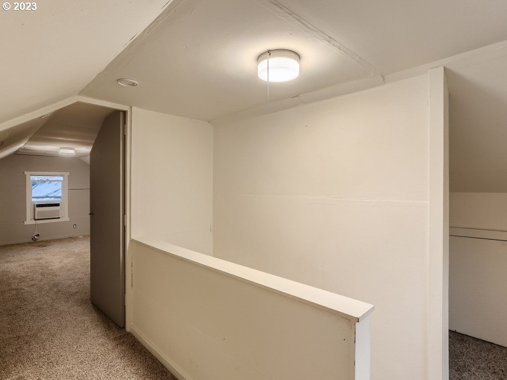 1825 Southwest Evans Street Portland, OR 97219 - Photo 20 of 28 Gallery Image 20