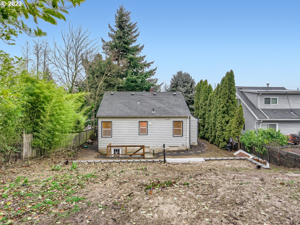 1825 Southwest Evans Street Portland, OR 97219 - Photo 28 of 28 Gallery Image 28