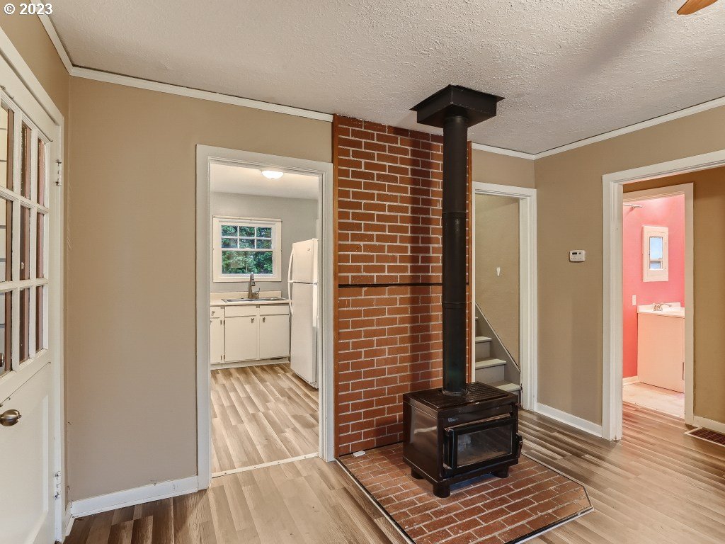 1825 Southwest Evans Street Portland, OR 97219 - Photo 5 of 28 Gallery Image 5