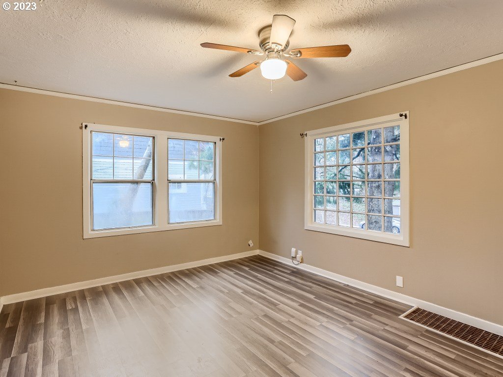 1825 Southwest Evans Street Portland, OR 97219 - Photo 6 of 28 Gallery Image 6