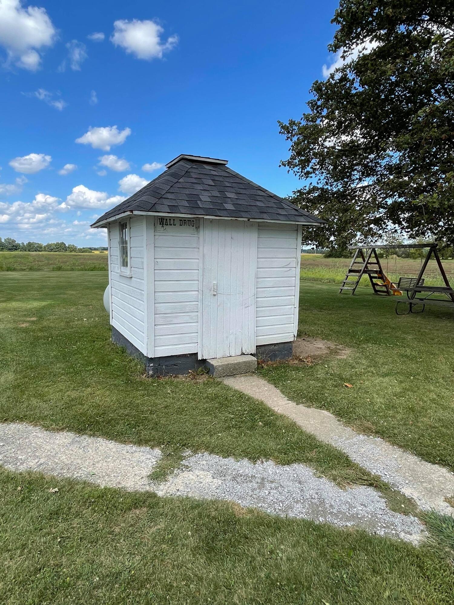 11760 Hartley Road Waldron, MI 49288 - Photo 6 of 25 241405388_2985439235072469_4910660907486