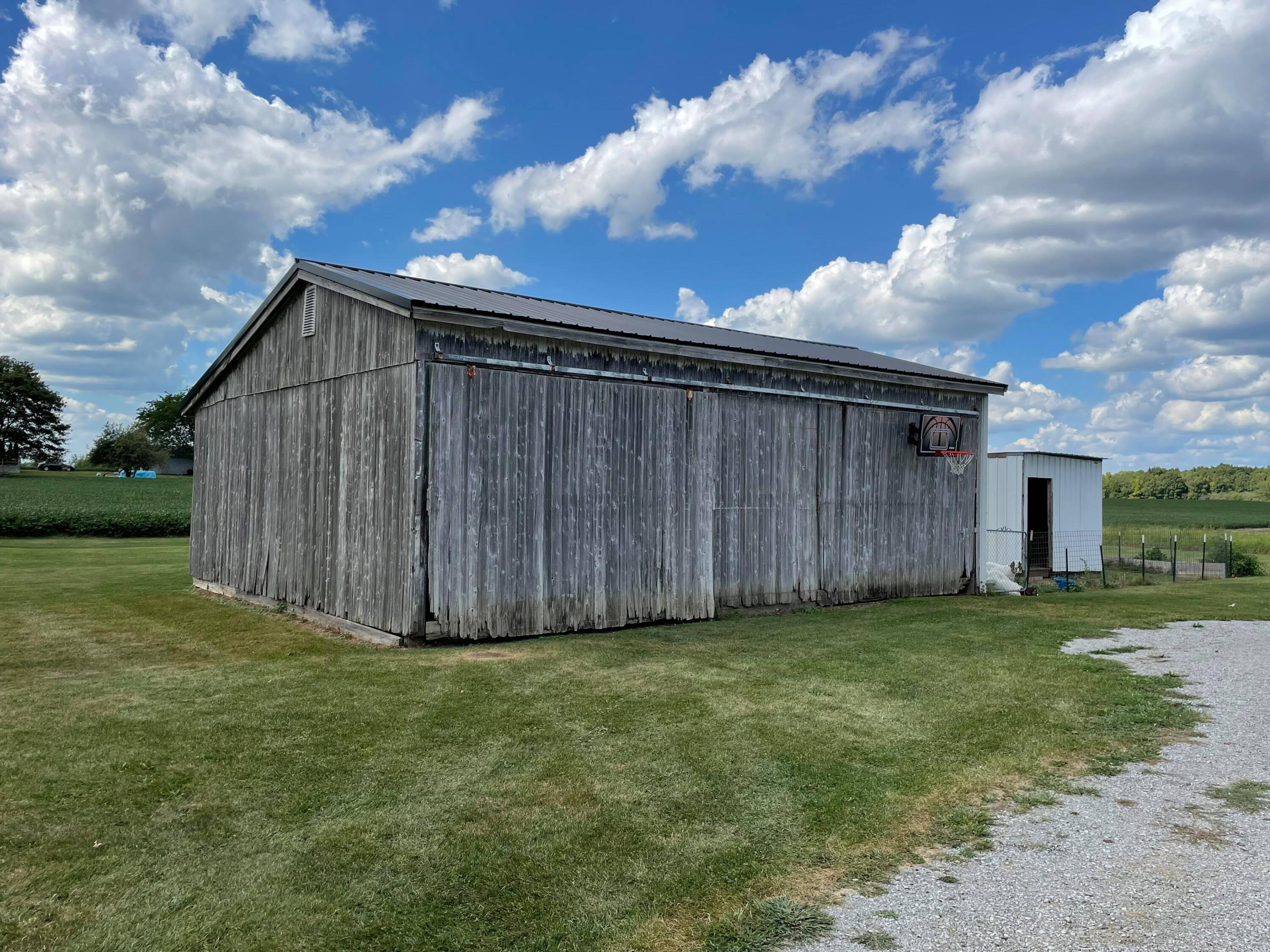 11760 Hartley Road Waldron, MI 49288 - Photo 8 of 25 241349416_214589434025765_75930033424132