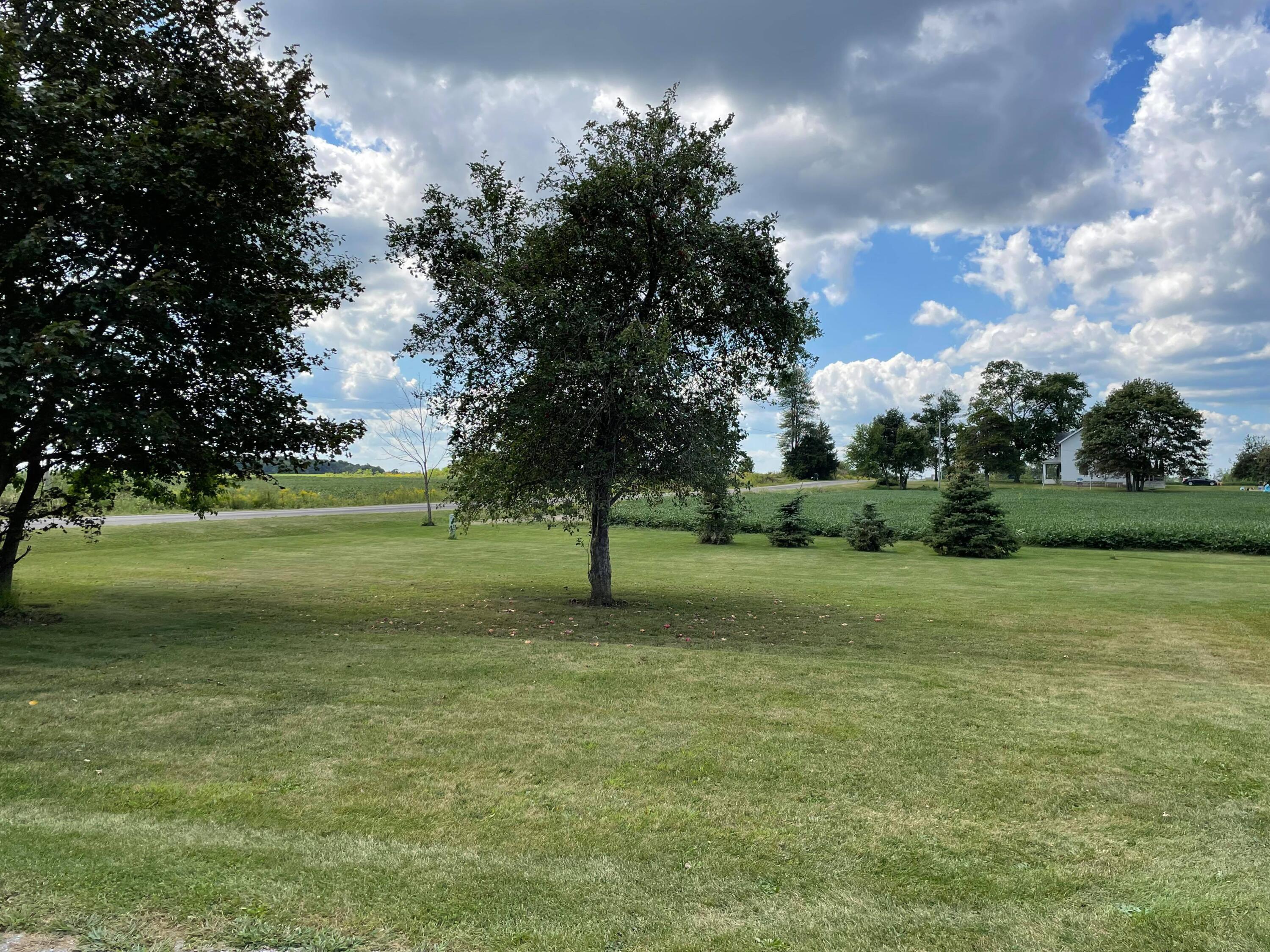 11760 Hartley Road Waldron, MI 49288 - Photo 9 of 25 241397764_572401687230801_33995522277670