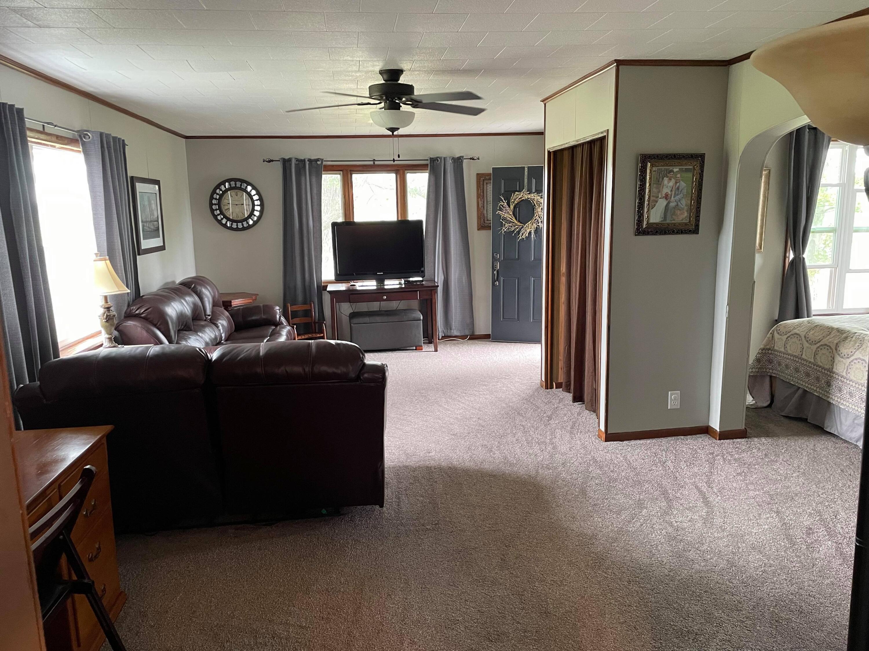 11760 Hartley Road Waldron, MI 49288 - Photo 10 of 25 241179889_568973837785982_91614739522866