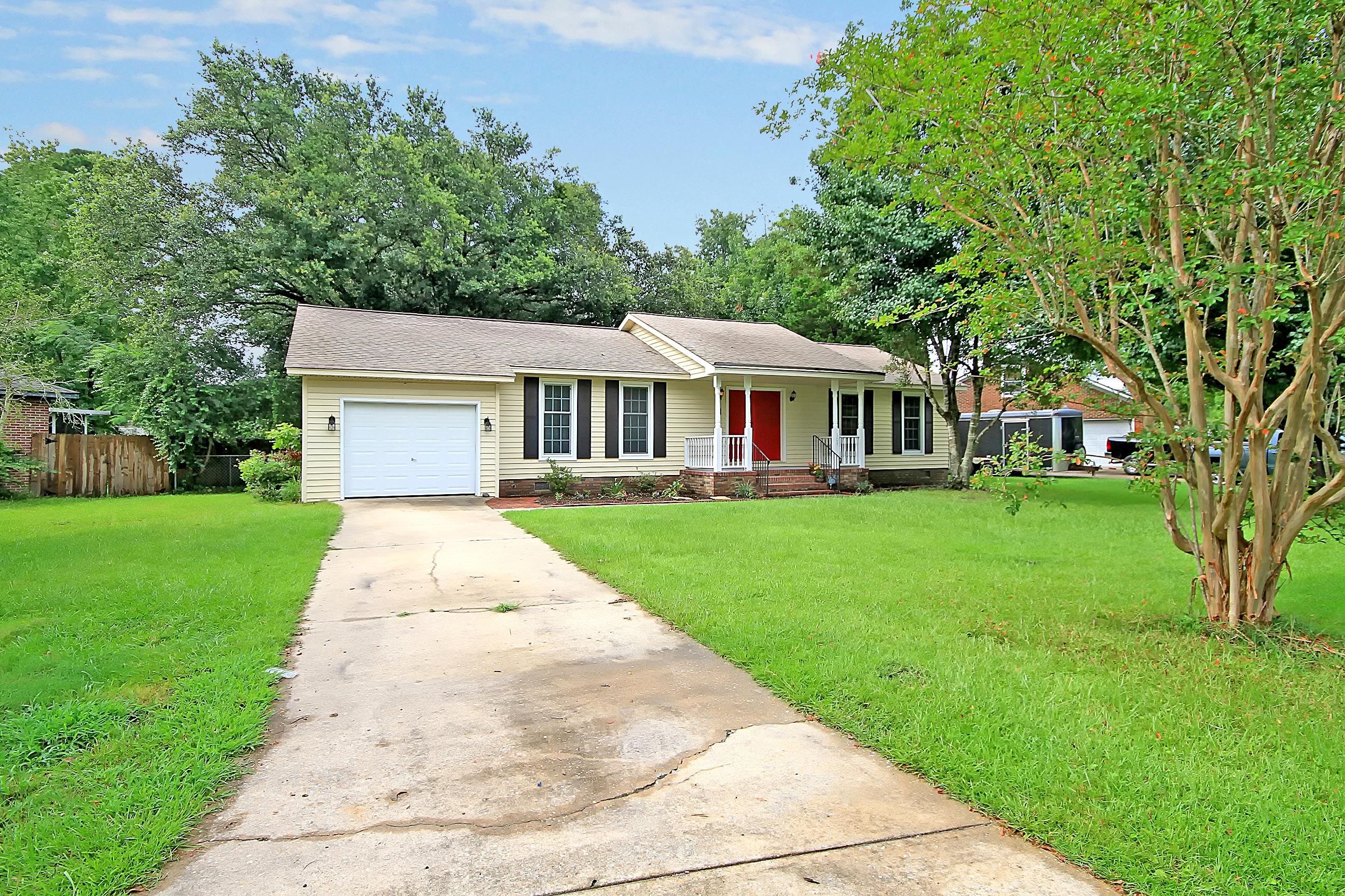 109 Sandtrap Road Summerville, SC 29483 - Photo 16 of 16 Front of House