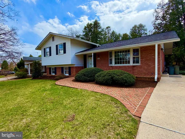 $925,000 | 11724 Enid Drive, Potomac, MD 20854