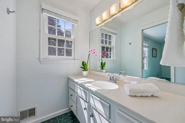 $925,000 | 11724 Enid Drive, Potomac, MD 20854