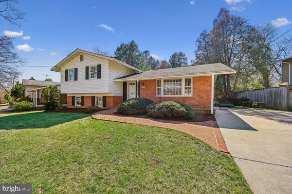 $925,000 | 11724 Enid Drive, Potomac, MD 20854