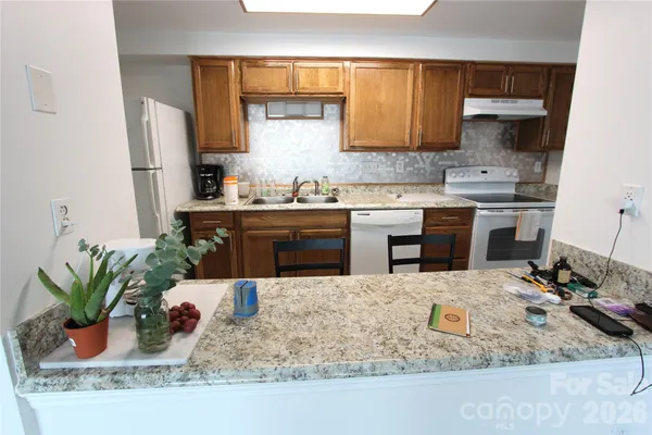 $170,000 | 1645 Arlyn Circle, Unit M, Charlotte, NC 28213