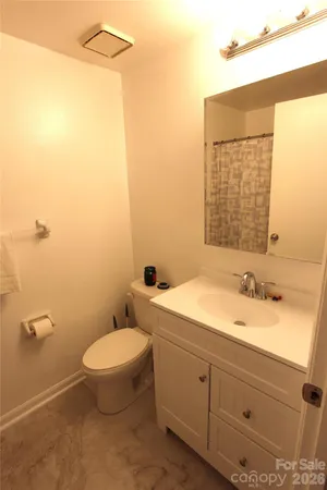 $170,000 | 1645 Arlyn Circle, Unit M, Charlotte, NC 28213