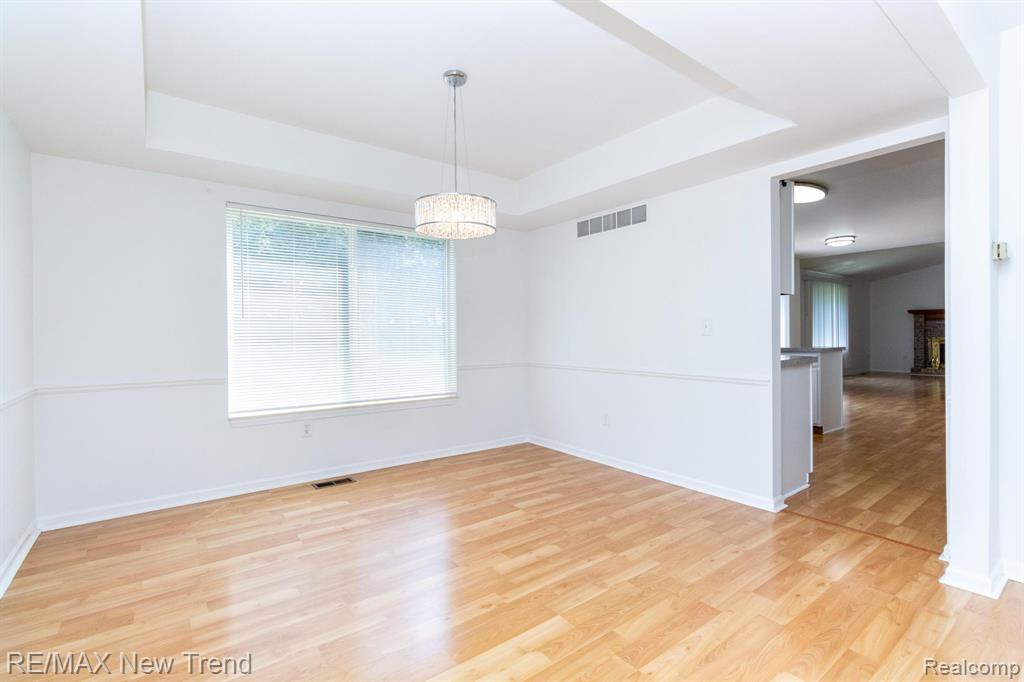 25935 Junction Novi, MI 48375 - Photo 8 of 43