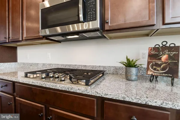 $3,700 | 42482 Dogwood Glen Square, Sterling, VA 20166